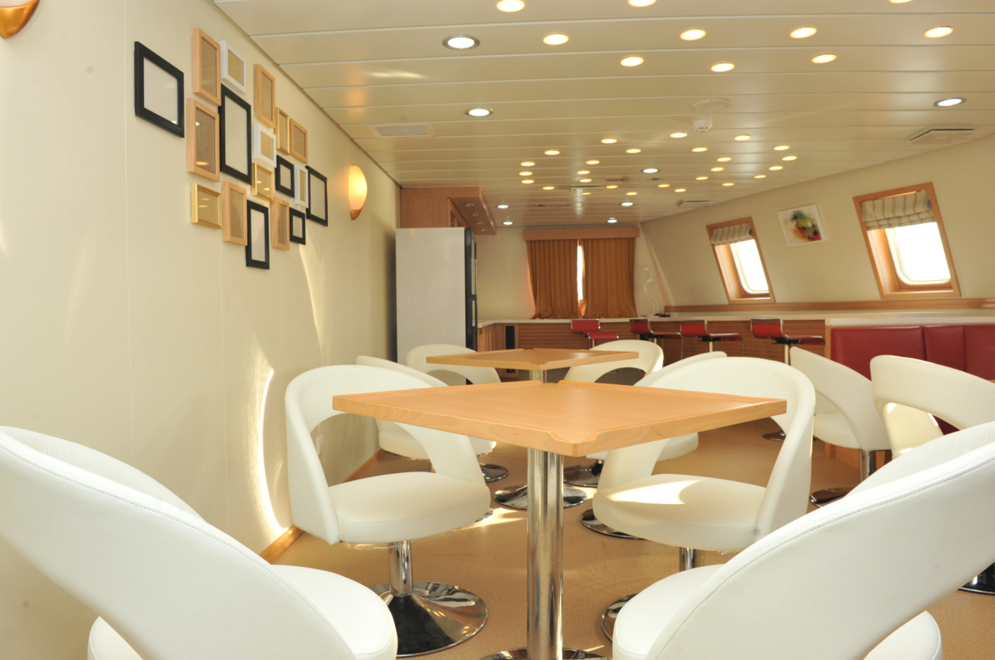 科學(xué)號(hào) 接待室.png